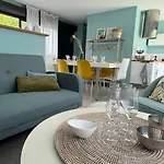 Lovely With Free Parking Semesterbostad Caen