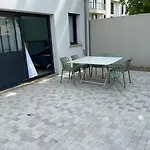 Lovely With Free Parking