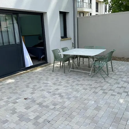 Lovely With Free Parking